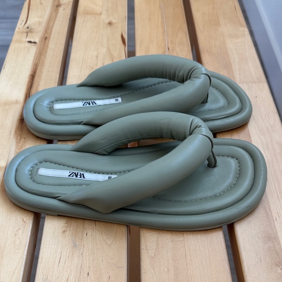 Zara Sage Green Sandals size38/7 in US. - Picture 2 of 5